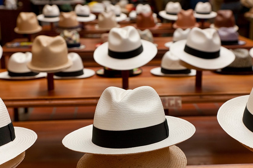 In einem Geschäft ausgestellte Panamahüte